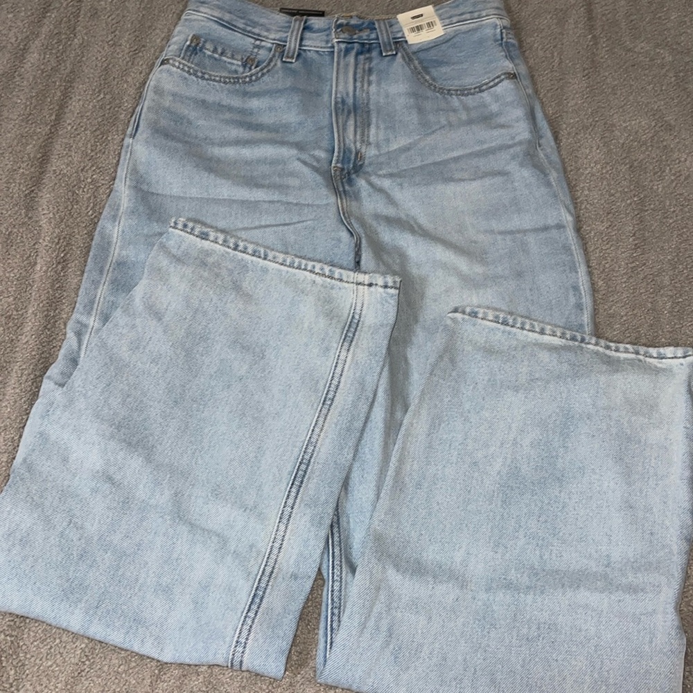 Levi’s High Loose jeans!